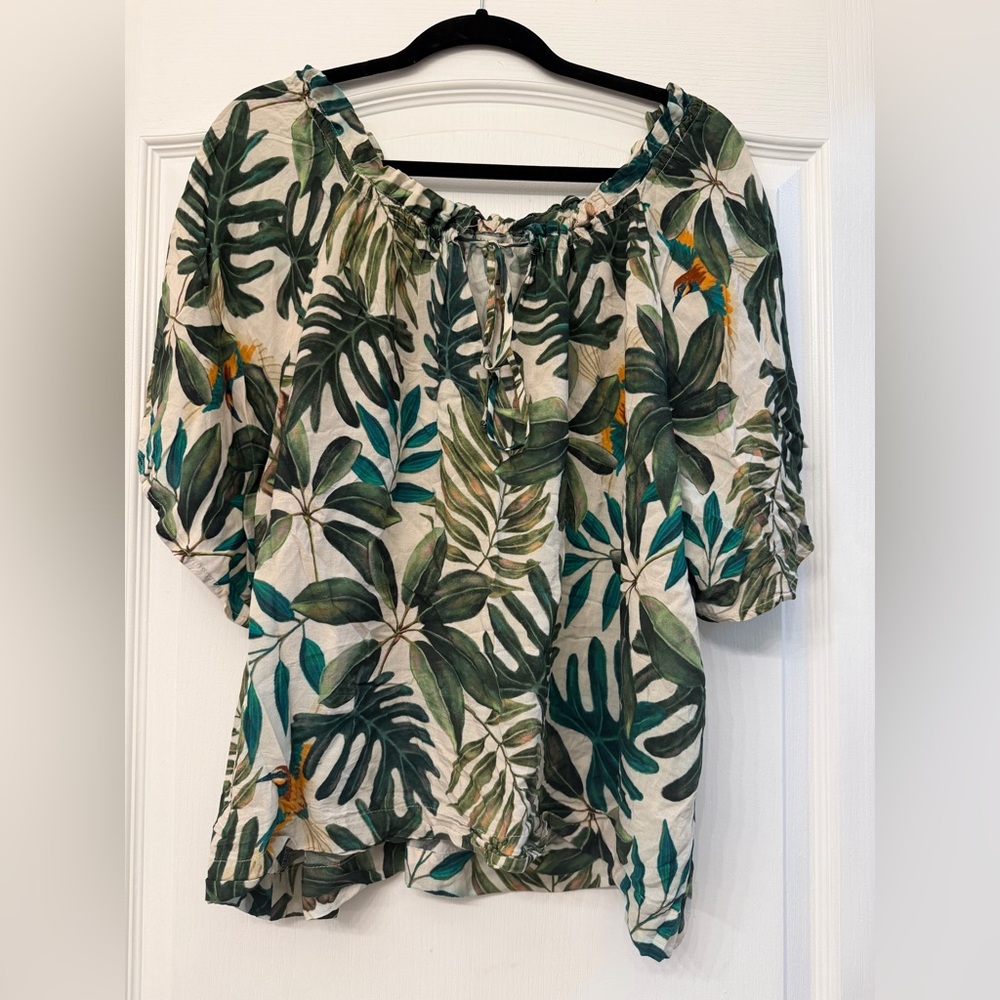 Tropical print women’s top